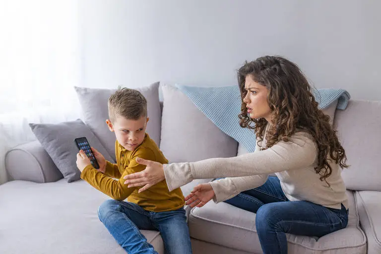 Perguntas Frequentes sobre Miopia Infantil e Telas